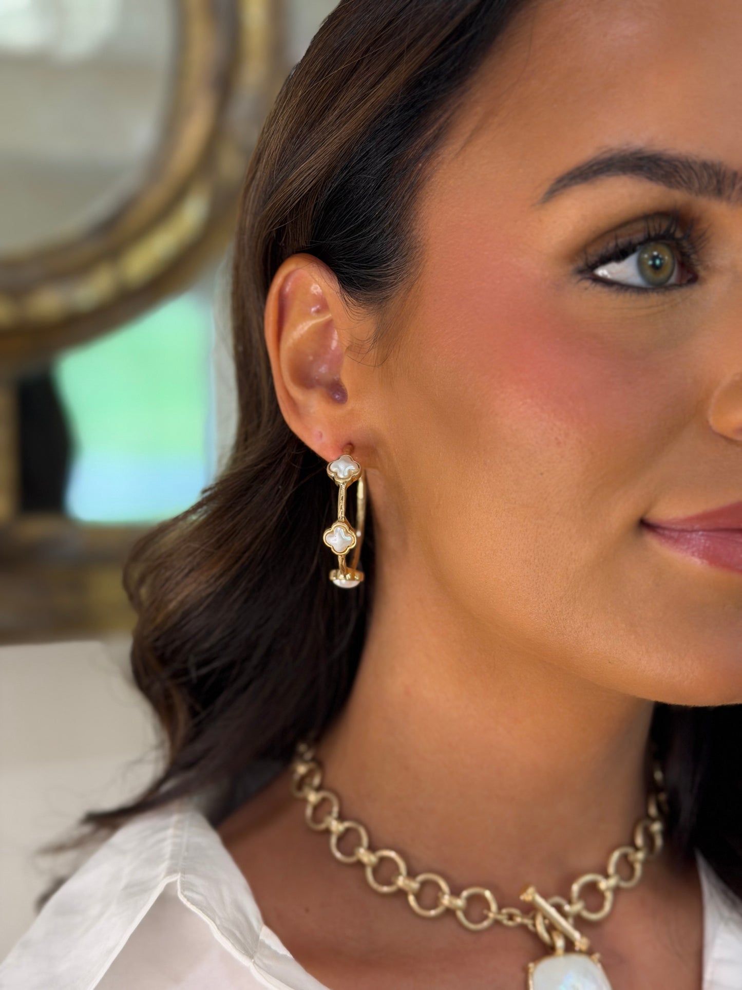 Pearl Clover Hoops